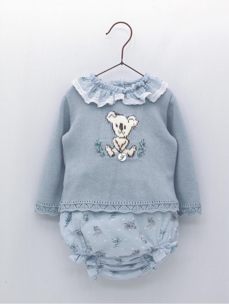 Baby girl patterned set