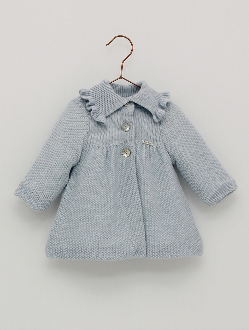 Baby coat with ruffle collar