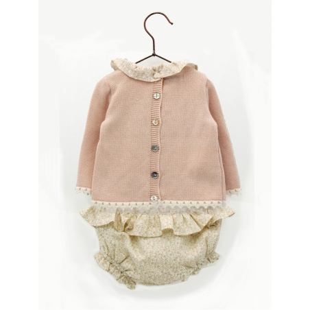 Baby girl sweater with little sheep and flowered bloomers