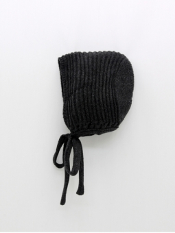 Knitted bonnet