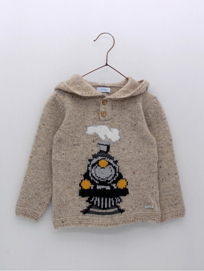 Knitted sweater with hood