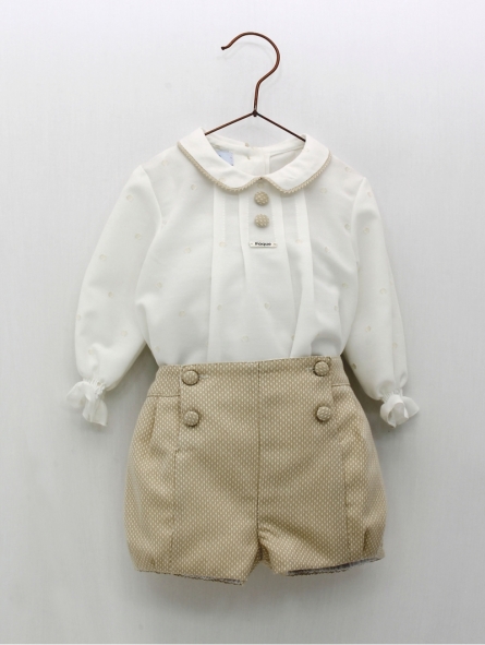 Conjunto dos piezas camisa y pantalón.