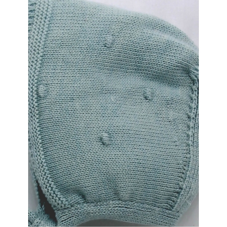 Bonnet with raised embroidery