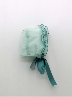 Bamboo and satin bonnet