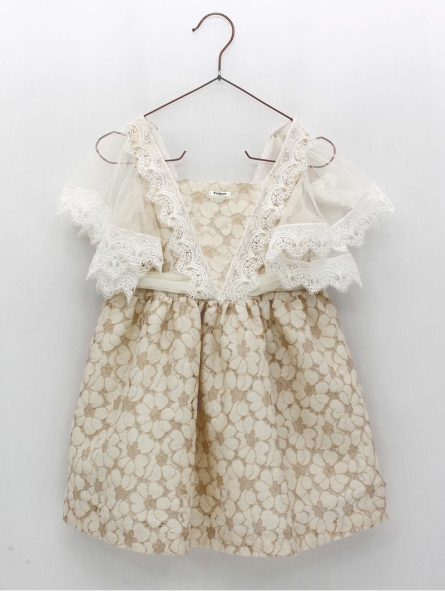 Vestido de encaixe beig com tul