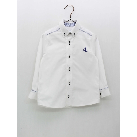 White shirt collar