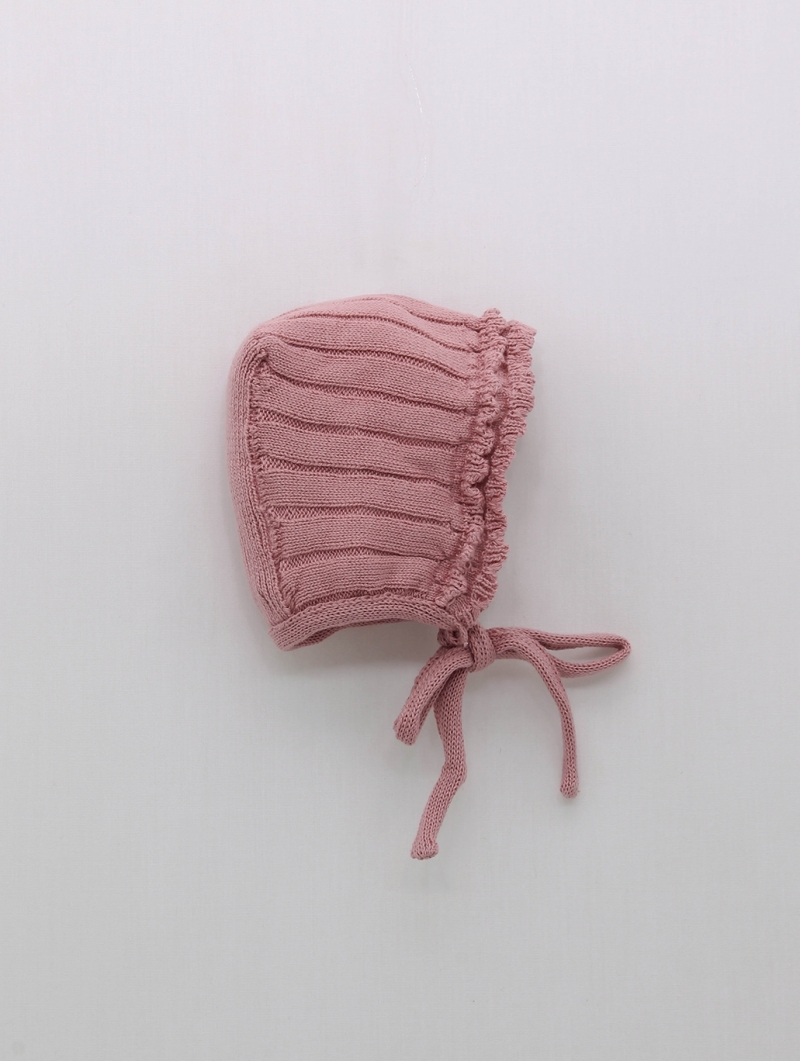 ribbed knit bonnet