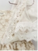 Vestido de encaixe beig com tul