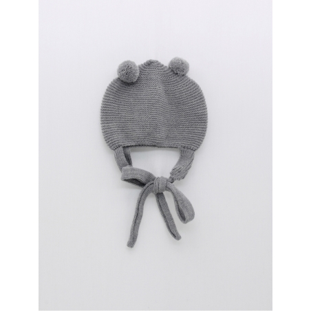 Gorro com orejeras e pompones
