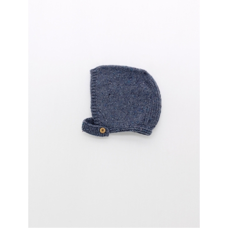 Knitted hood with button closure
