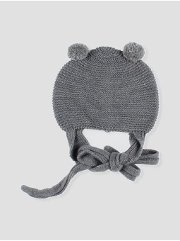 Gorro com orejeras e pompones