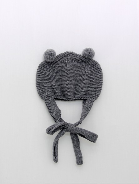 Knitted bonnet