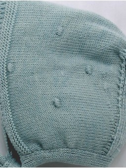 Bonnet with raised embroidery