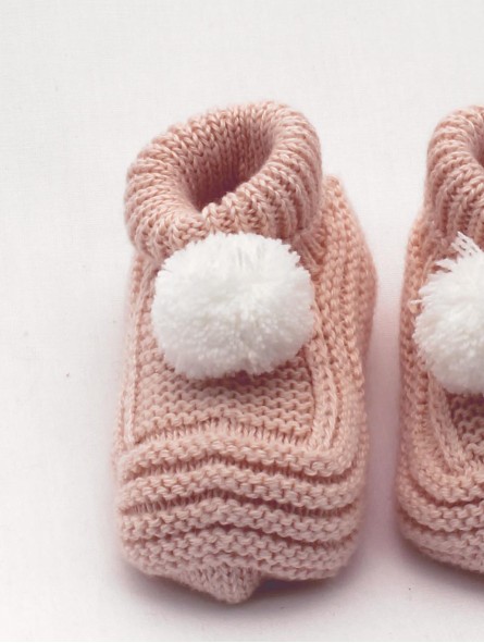 Booties with pom pom
