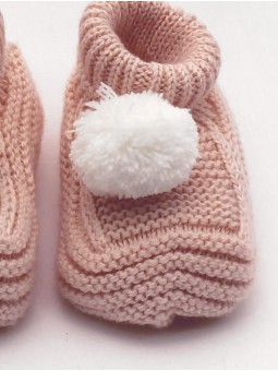 Booties with pom pom