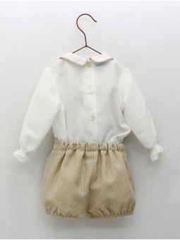 Conjunto dos piezas camisa y pantalón.