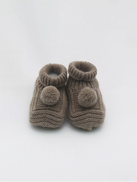 Pompom booties 