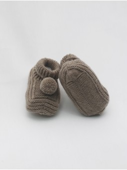 Pompom booties 