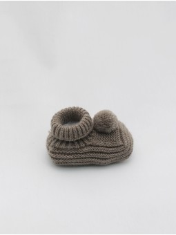 Pompom booties 