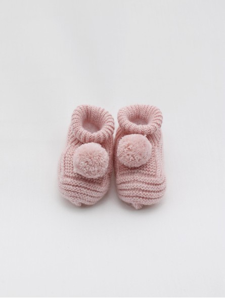 Pompom booties 