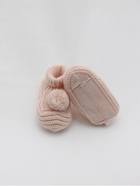 Knit booties with pompom