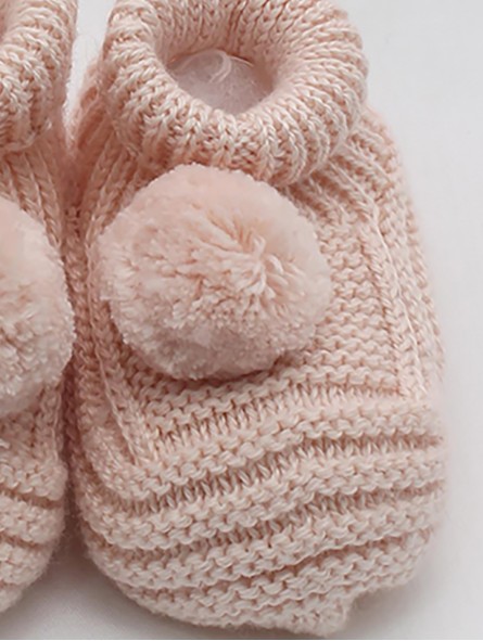 Knit booties with pompom
