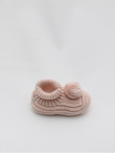 Knit booties with pompom