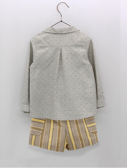 Conjunto pantalón e camisa estrellitas