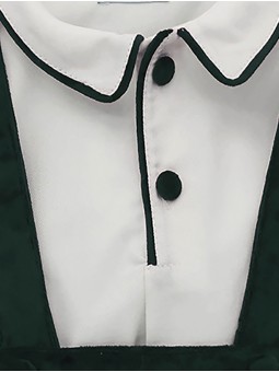 Pantalón tirantes terciopelo e camisa branca