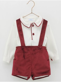 Pantalón tirantes terciopelo e camisa branca