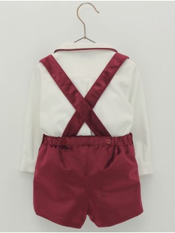 Pantalón tirantes terciopelo e camisa branca