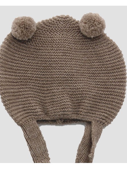 Gorro com orejeras e pompones