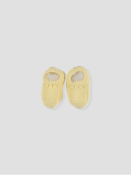 Knitted baby shoe