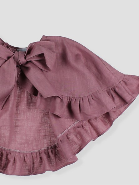 Cape with bow