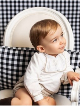 Batiste blouse and pleated shorts set